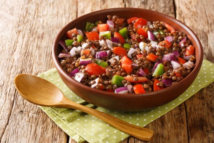 receitas saudáveis para o inverno - salada morna de lentilha